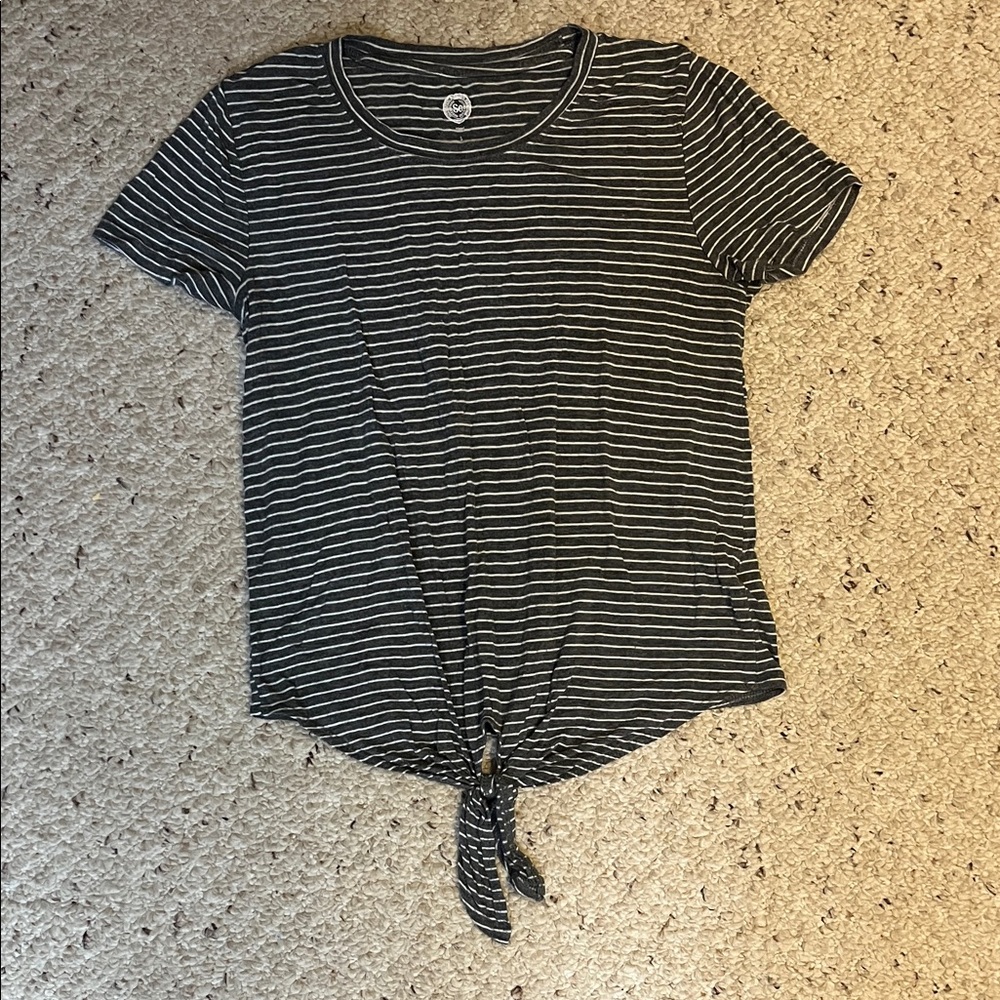 Women’s grey and white stripped t shirt